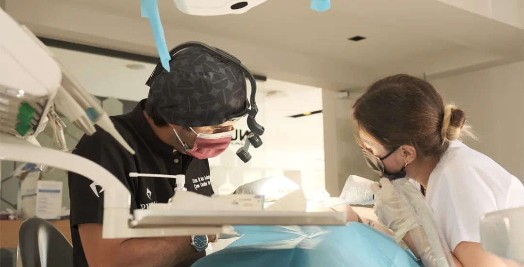 dr-onur-ademhan-çene-cerrahisi Çene Cerrahisi Hangi Hastalıklara Bakar? Dr. Onur Ademhan, Antalya’da ağız, diş ve çene cerrahisi alanında hastaların şikayetlerini detaylı muayene ve kişiye özel planlama ile değerlendirir.